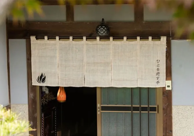 暖簾に使われる生地・素材にはどんなものがある？それぞれの特徴や適した生地の選び方をご紹介