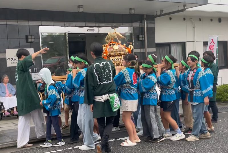 子どもみこしの様子