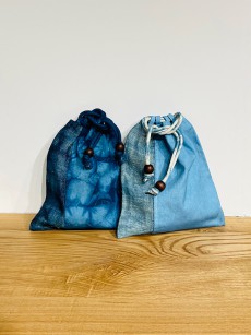 一切合切お入れ出来ます!地方によっては合切袋とも呼ばれますが、仕立てが良く、葛織の光沢が美しく、藍染が冴える高級感が人気です! 信玄袋【隠れランダム&浅葱無地】(弊社オリジナル)